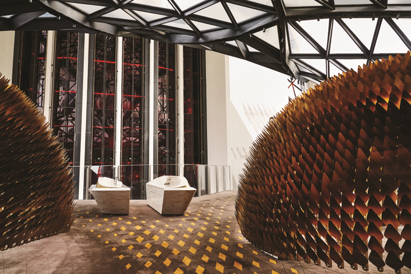 ZAHA HADIDIN BAŞYAPIT NİTELİĞİNDEKİ OTELİ