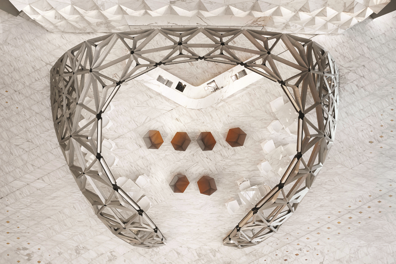 ZAHA HADIDIN BAŞYAPIT NİTELİĞİNDEKİ OTELİ