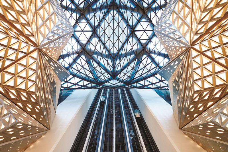 ZAHA HADIDIN BAŞYAPIT NİTELİĞİNDEKİ OTELİ