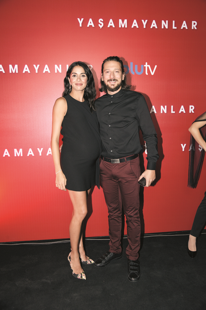 YAŞAMAYANLAR DİZİSİNE RENKLİ GALA