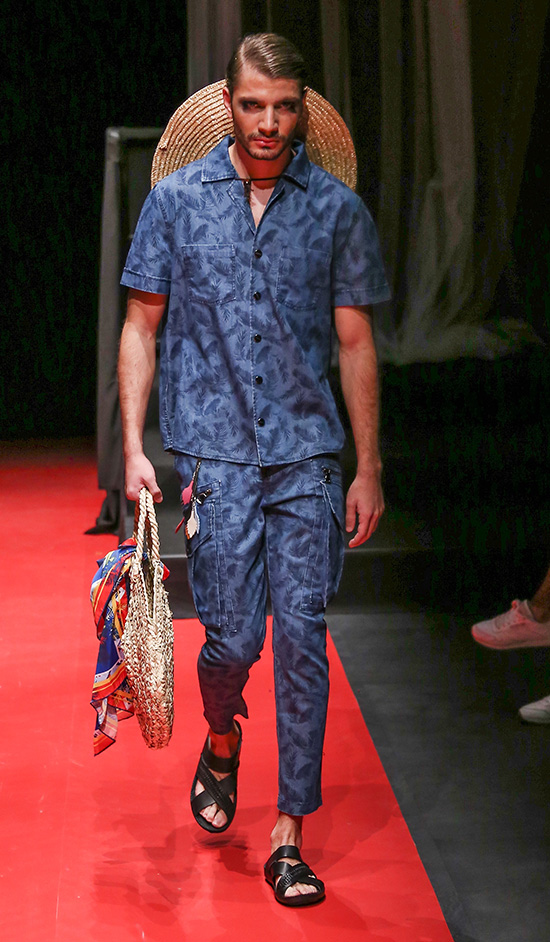 GÖKHAN YAVAŞ TASARIMLARI PODYUMDAYDI