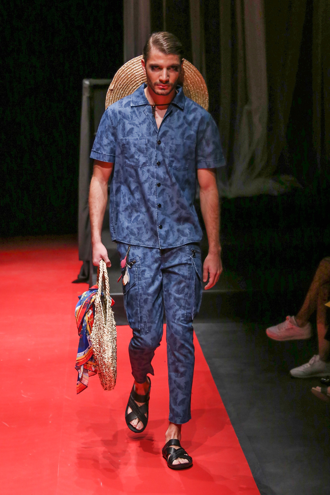 GÖKHAN YAVAŞ TASARIMLARI PODYUMDAYDI