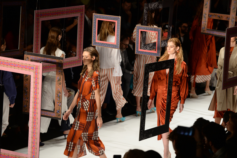 MEHTAP ELAİDİDEN 1001 GECE MASALLARI