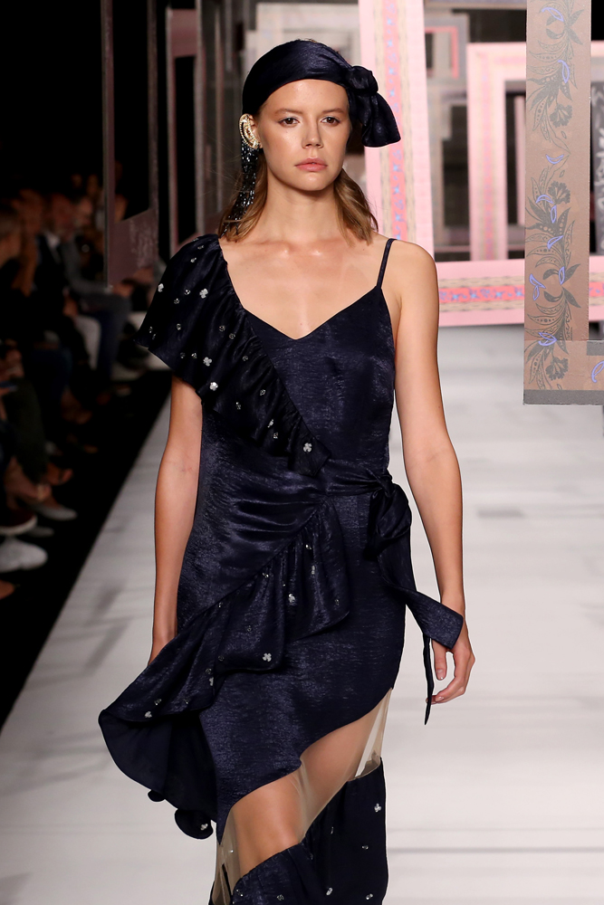 MEHTAP ELAİDİDEN 1001 GECE MASALLARI