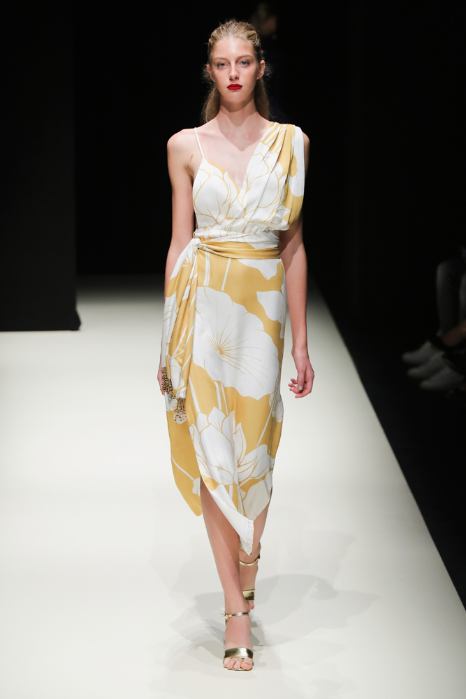 MELTEM ÖZBEK İLKBAHAR/YAZ 2019 KOLEKSİYONU