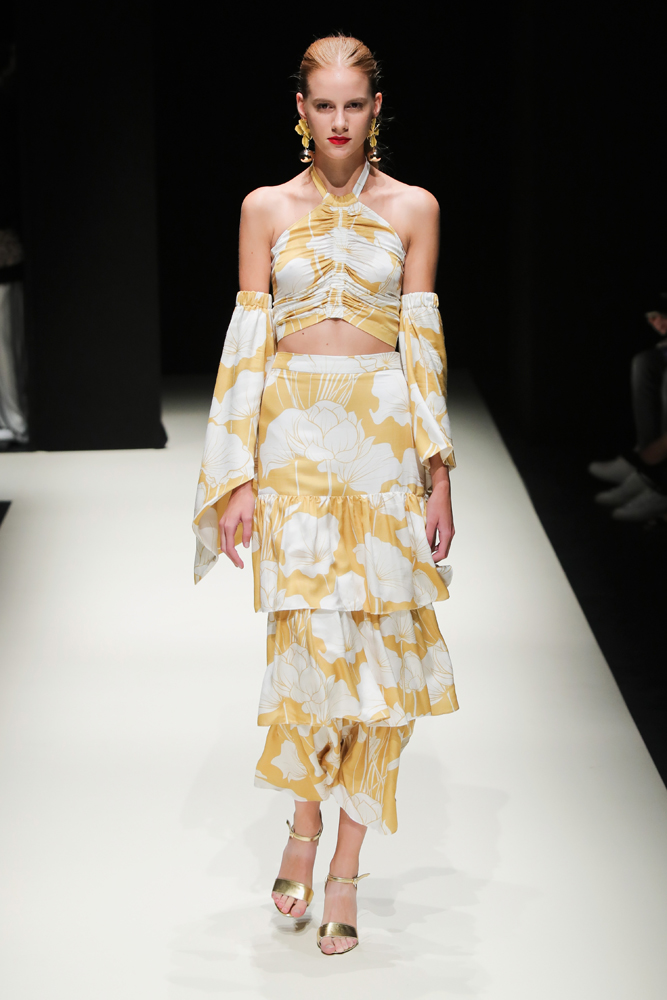 MELTEM ÖZBEK İLKBAHAR/YAZ 2019 KOLEKSİYONU