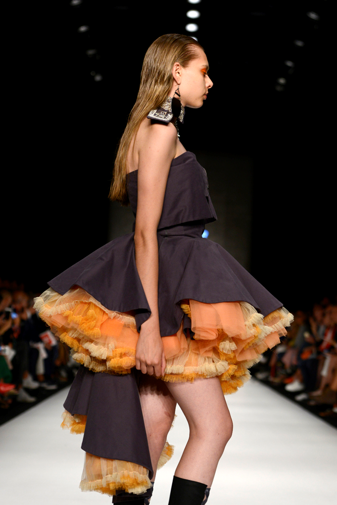 GENÇ YETENEKLERİN TASARIMLARI PODYUMDAYDI