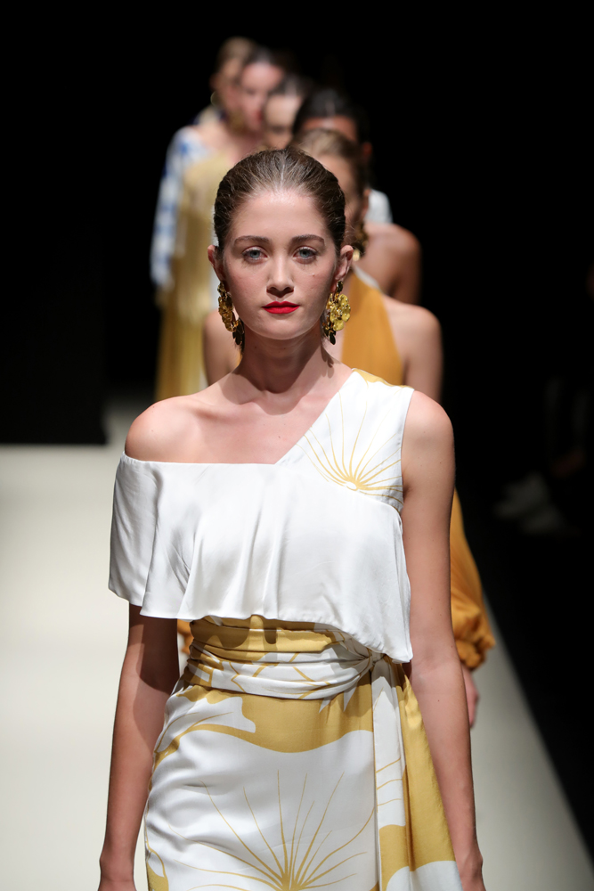 MELTEM ÖZBEK İLKBAHAR/YAZ 2019 KOLEKSİYONU