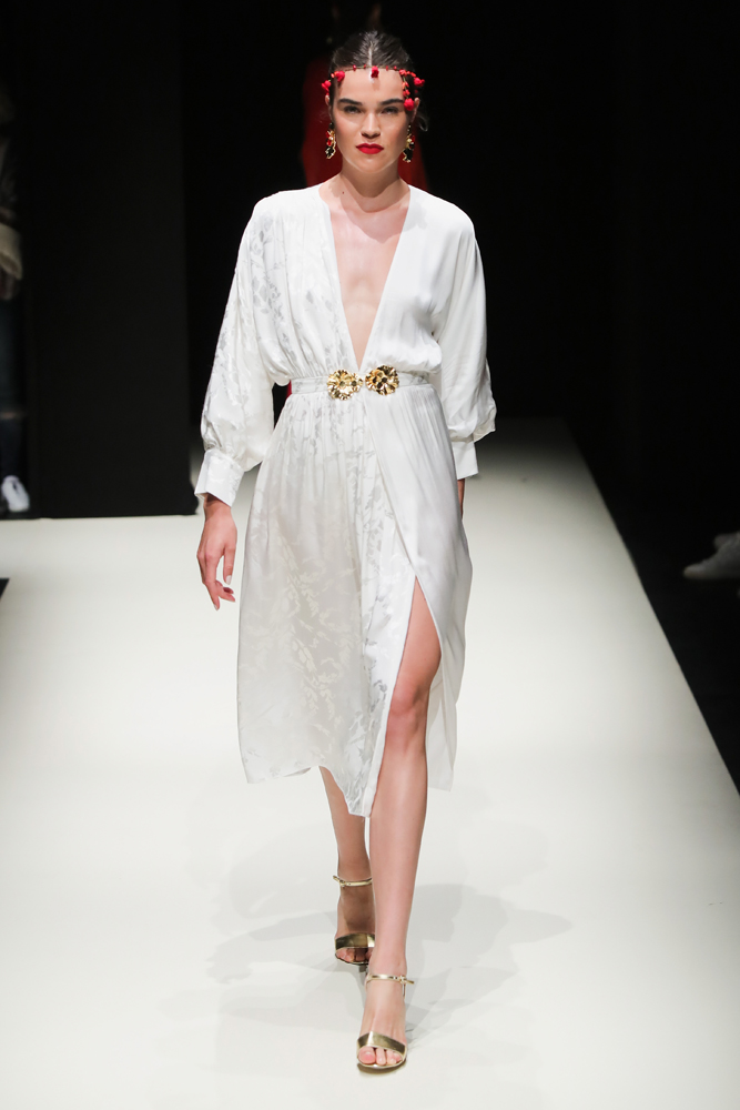 MELTEM ÖZBEK İLKBAHAR/YAZ 2019 KOLEKSİYONU