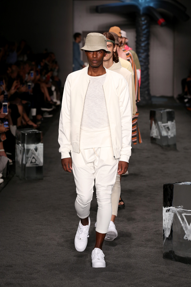 BRAND WHO "SUNSEEKER" KOLEKSİYONU 