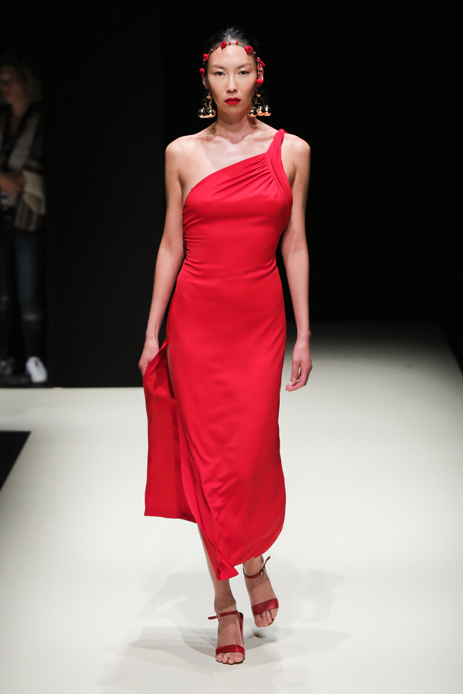 MELTEM ÖZBEK İLKBAHAR/YAZ 2019 KOLEKSİYONU