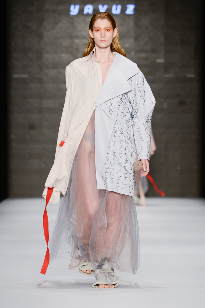 GENÇ YETENEKLERİN TASARIMLARI PODYUMDAYDI