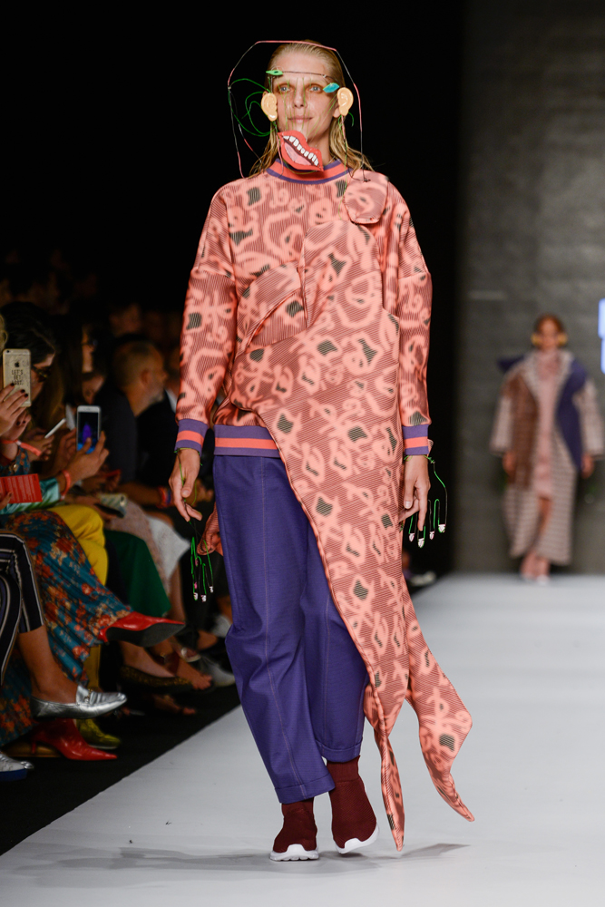 GENÇ YETENEKLERİN TASARIMLARI PODYUMDAYDI