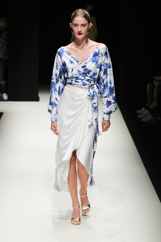 MELTEM ÖZBEK İLKBAHAR/YAZ 2019 KOLEKSİYONU