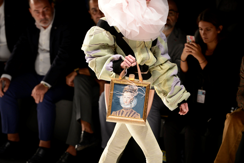 GENÇ YETENEKLERİN TASARIMLARI PODYUMDAYDI