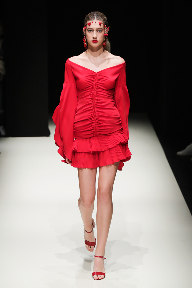 MELTEM ÖZBEK İLKBAHAR/YAZ 2019 KOLEKSİYONU