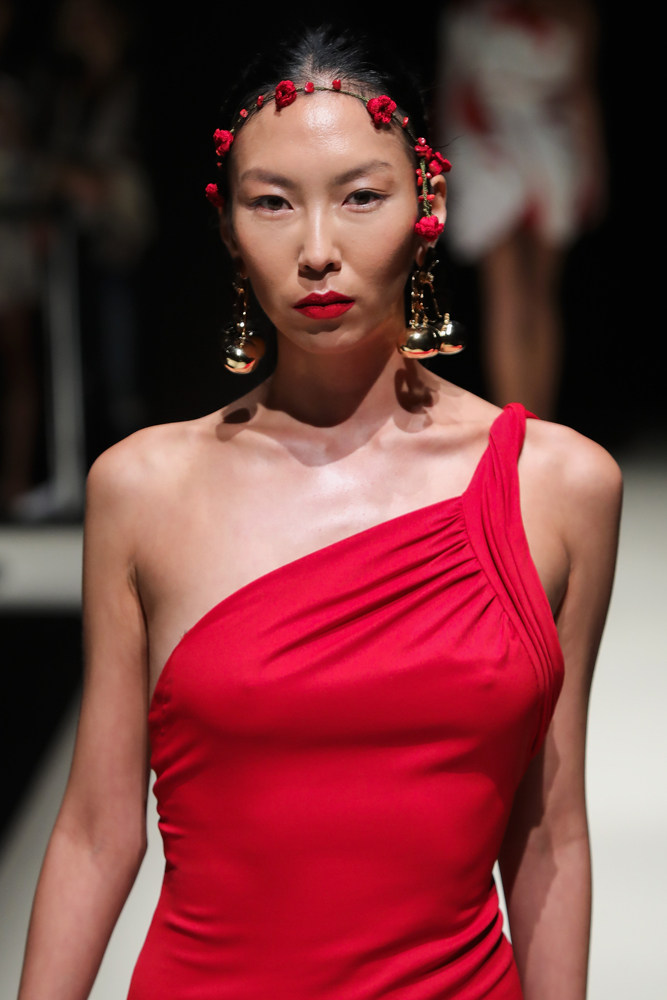 MELTEM ÖZBEK İLKBAHAR/YAZ 2019 KOLEKSİYONU