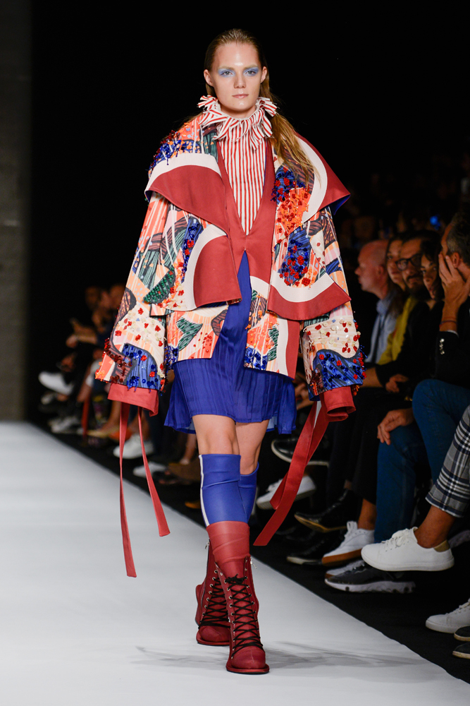 GENÇ YETENEKLERİN TASARIMLARI PODYUMDAYDI