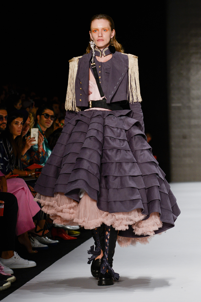 GENÇ YETENEKLERİN TASARIMLARI PODYUMDAYDI