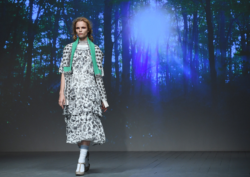 LONDRA MODA HAFTASINDA BORA AKSU