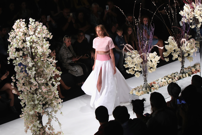 MERT ERKAN DEFİLESİ