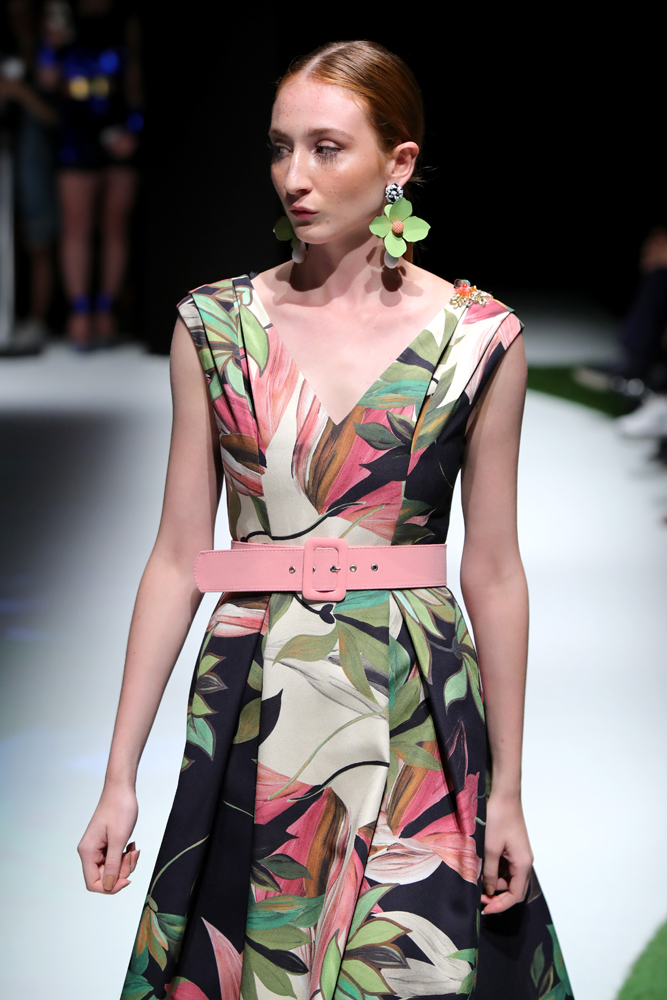 EXQUISEİN STİL SAHİBİ ŞEHİRLİ KADINLARI