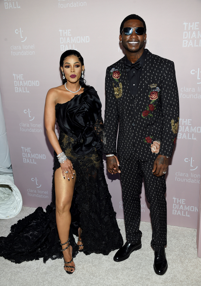 RIHANNA DIAMOND BALLDA BÜYÜLEDİ