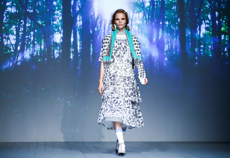 LONDRA MODA HAFTASINDA BORA AKSU