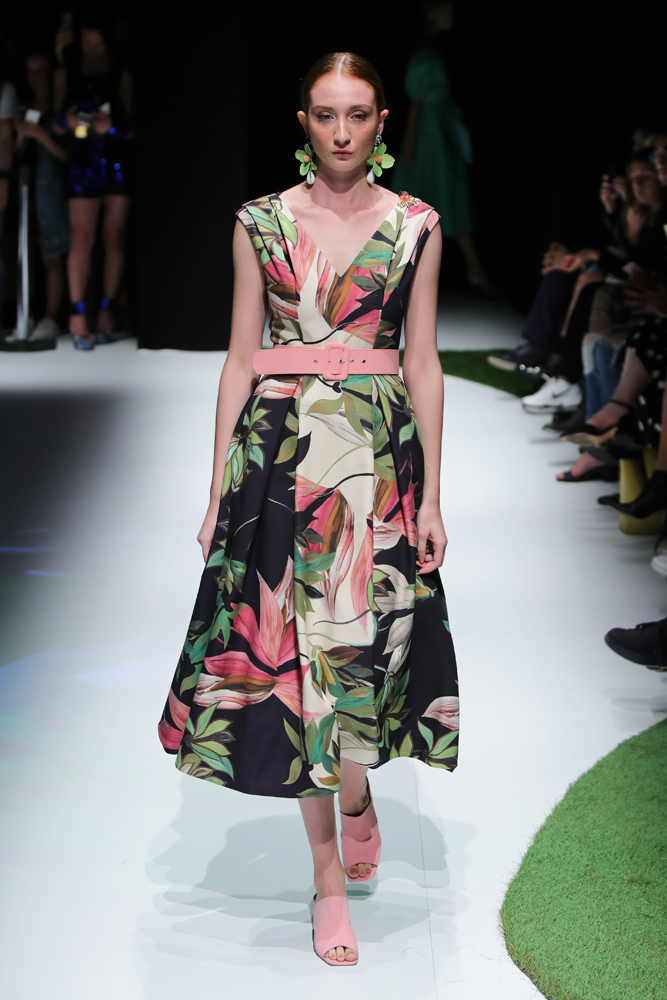 EXQUISEİN STİL SAHİBİ ŞEHİRLİ KADINLARI