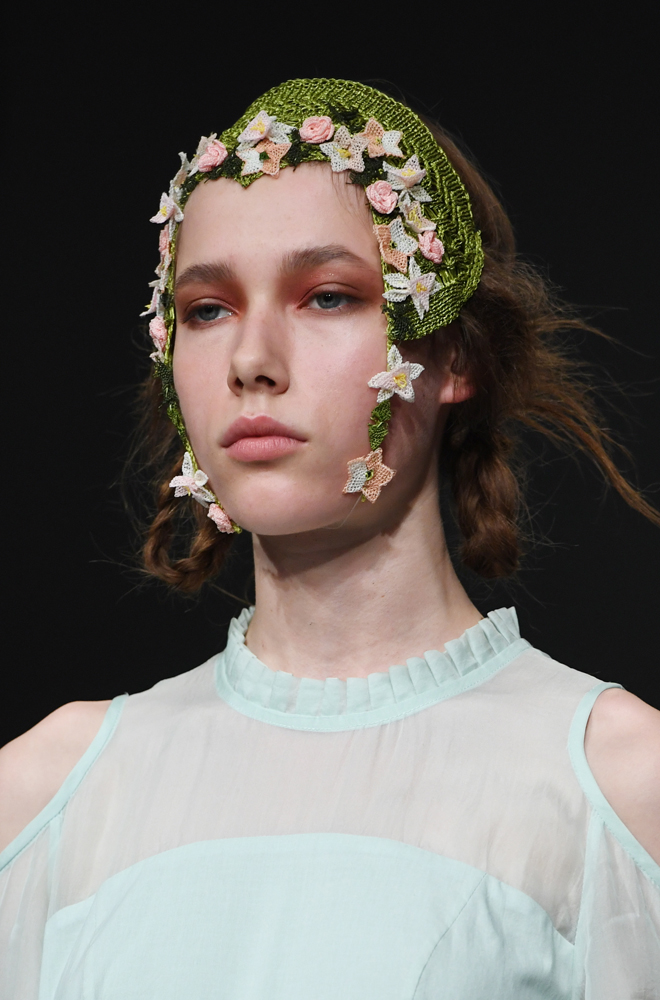 LONDRA MODA HAFTASINDA BORA AKSU