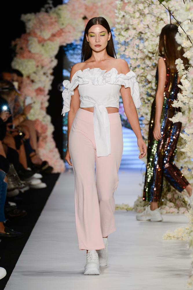 MERT ERKAN DEFİLESİ