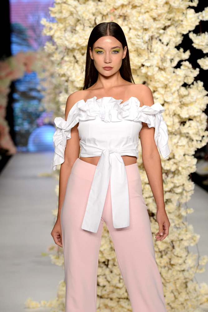 MERT ERKAN DEFİLESİ