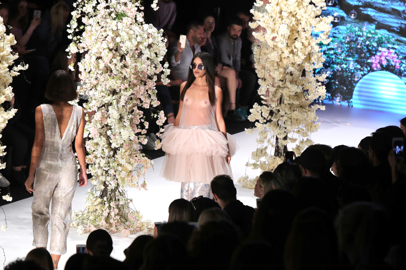 MERT ERKAN DEFİLESİ