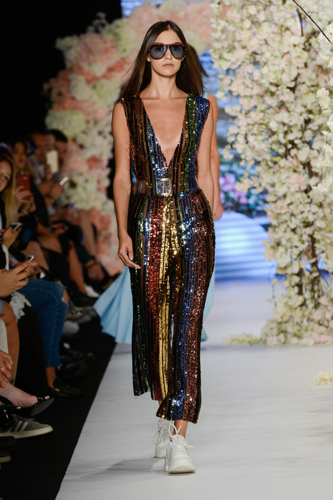 MERT ERKAN DEFİLESİ