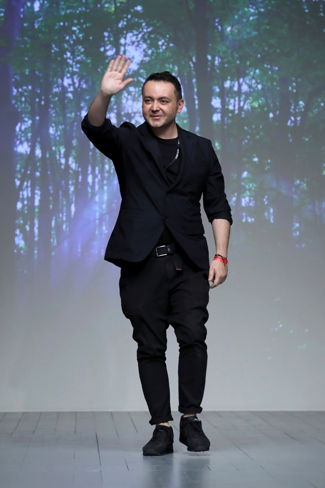 LONDRA MODA HAFTASINDA BORA AKSU