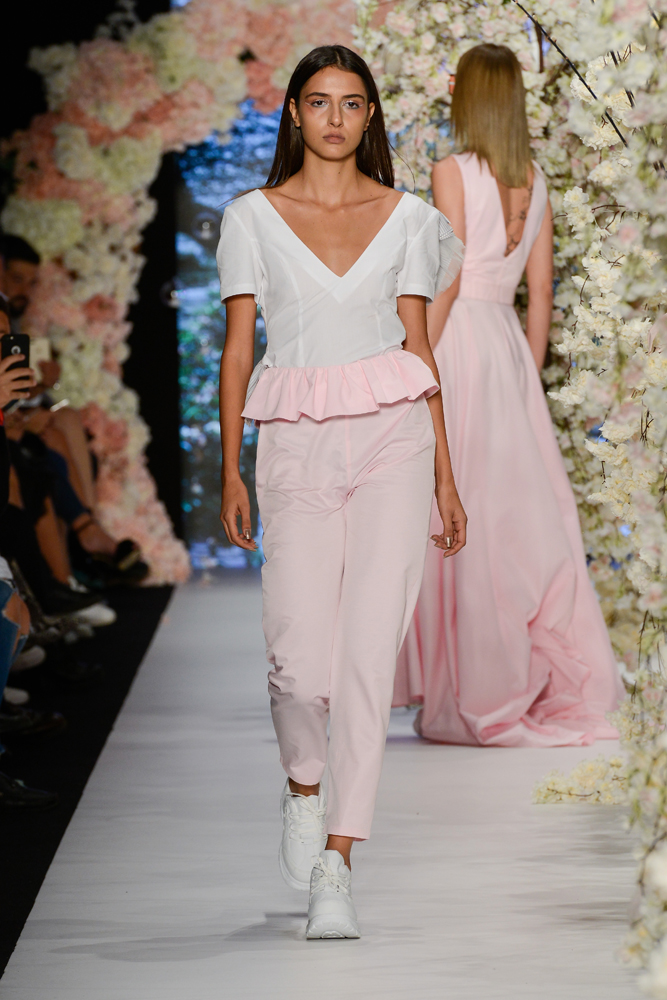 MERT ERKAN DEFİLESİ