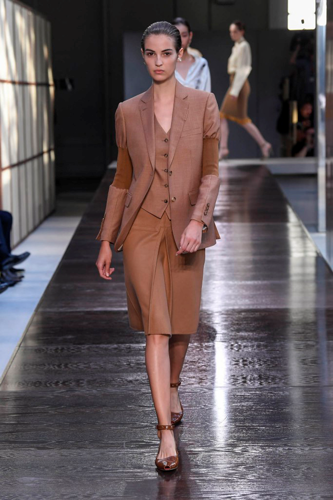 BURBERRY'DE BİR İLK