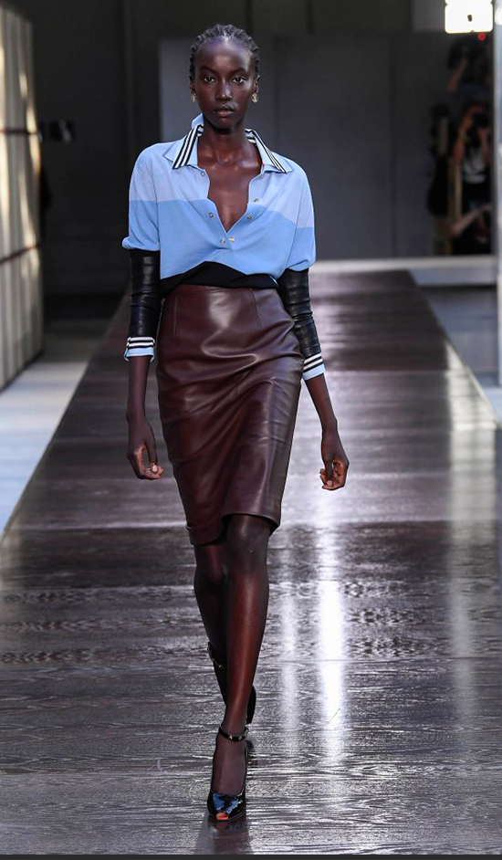 BURBERRY'DE BİR İLK