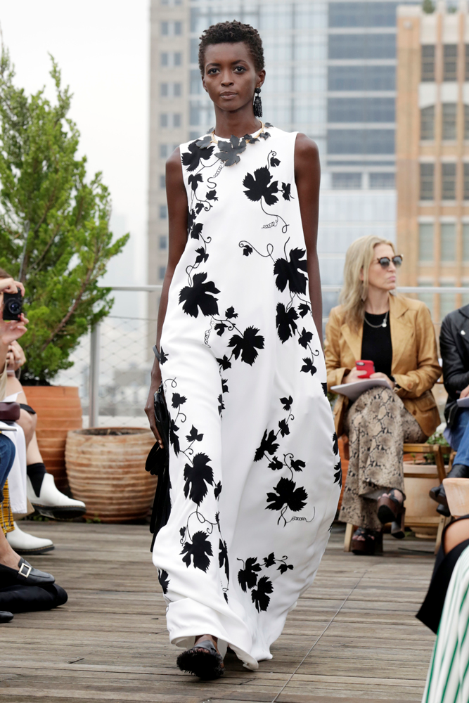 OSCAR DE LA RENTA 2019 İLKBAHAR/YAZ DEFİLESİ 