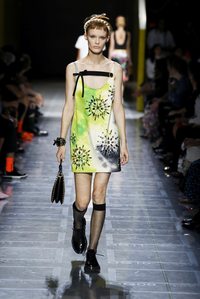 PRADA'DAN MİLANO'DA DEFİLE