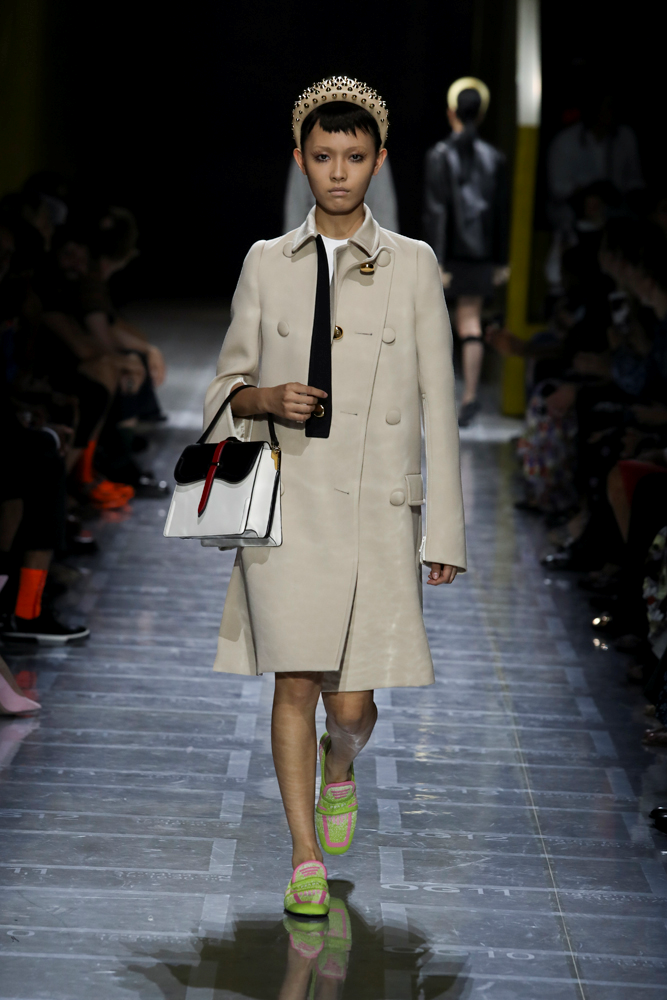 PRADA'DAN MİLANO'DA DEFİLE