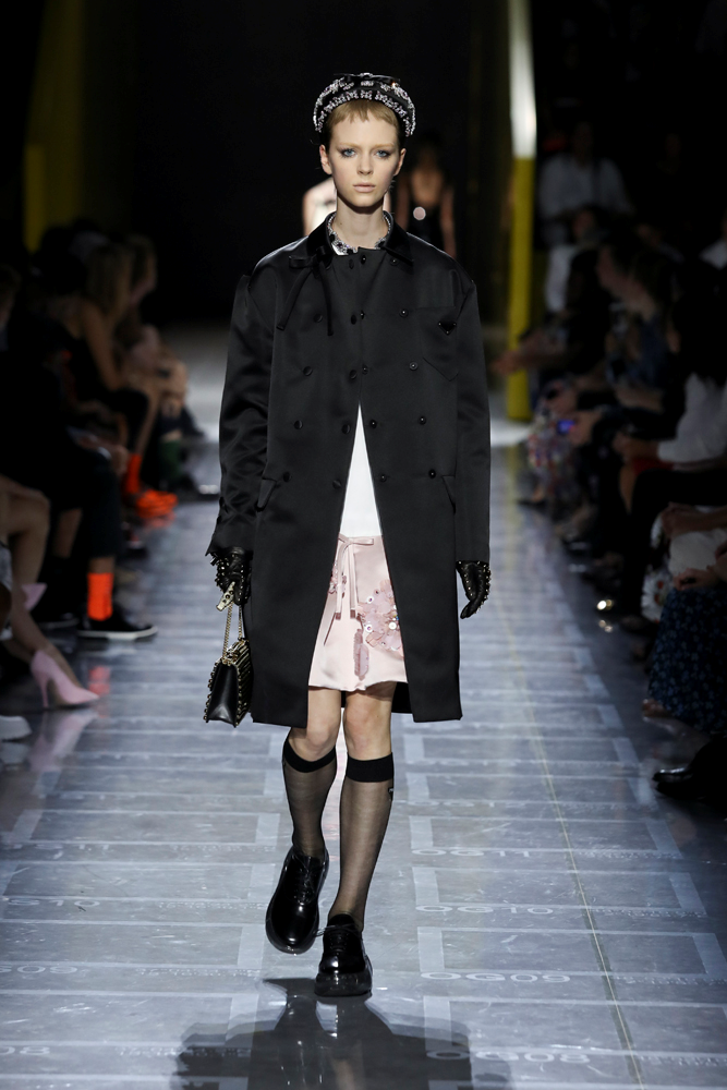 PRADA'DAN MİLANO'DA DEFİLE