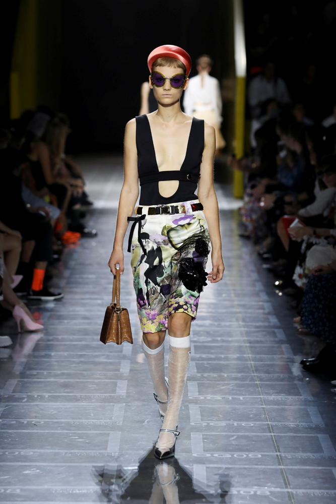 PRADA'DAN MİLANO'DA DEFİLE