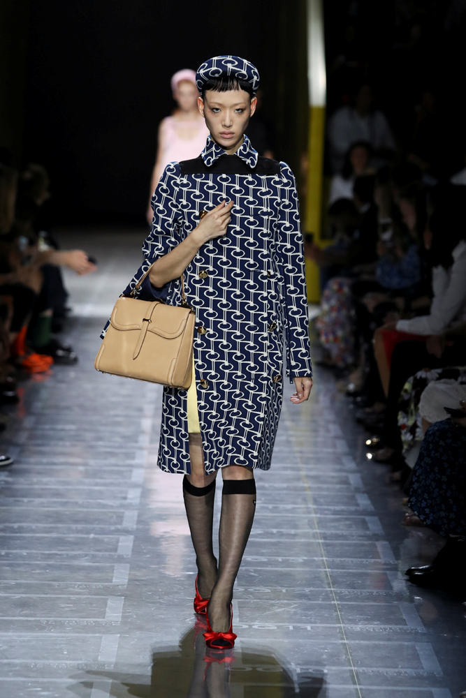 PRADA'DAN MİLANO'DA DEFİLE