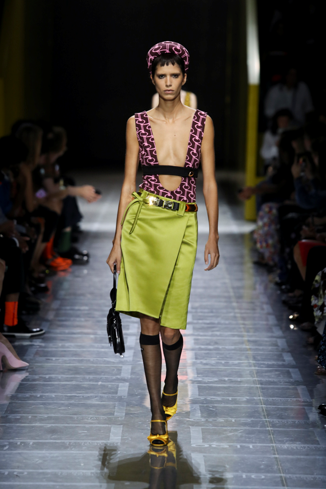 PRADA'DAN MİLANO'DA DEFİLE