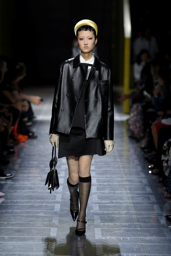 PRADA'DAN MİLANO'DA DEFİLE