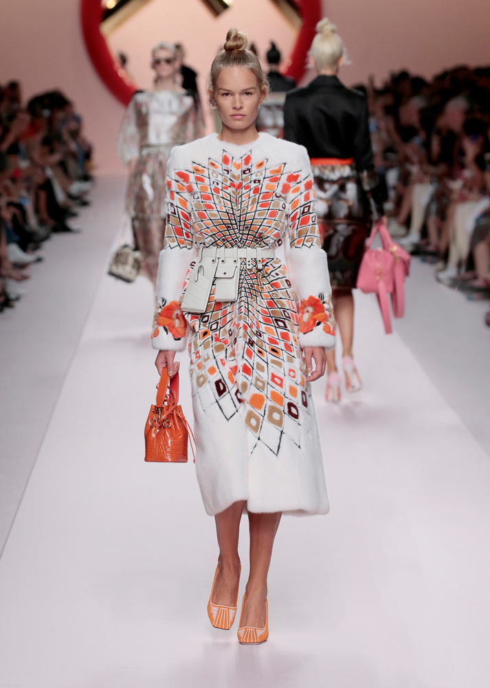 FENDI İLKBAHAR/YAZ 2019 KOLEKSİYONU