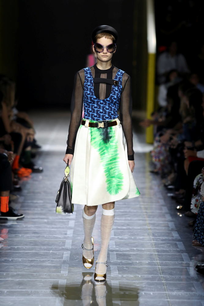 PRADA'DAN MİLANO'DA DEFİLE