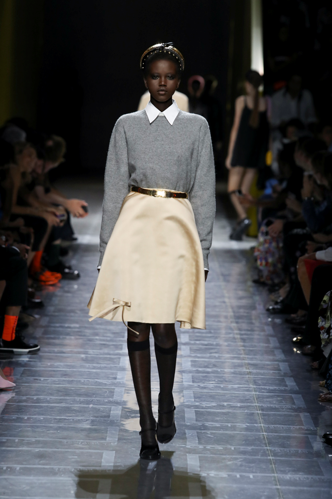 PRADA'DAN MİLANO'DA DEFİLE