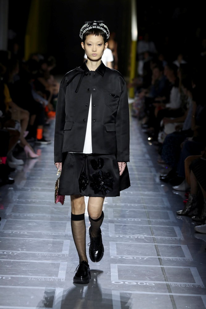 PRADA'DAN MİLANO'DA DEFİLE